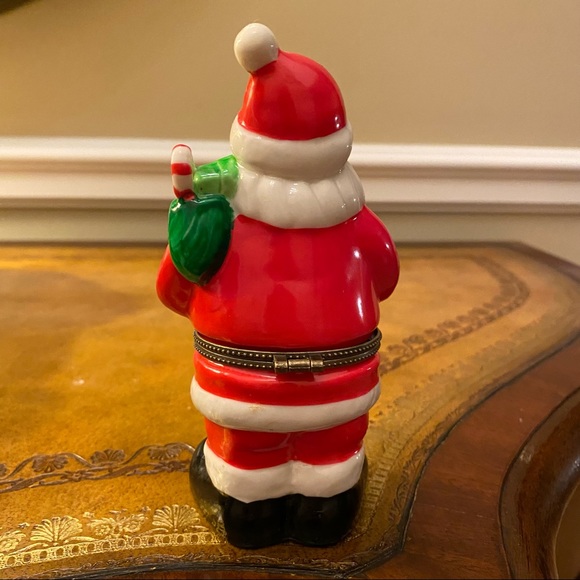 NWOT Cute Santa Claus Porcelain and Metal Hinged Trinket Box Collectible - Picture 2 of 6